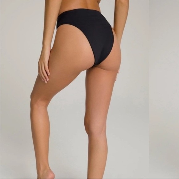 Good American Good Waist Cheeky Bikini Bottoms Medium 2 - Picture 4 of 7